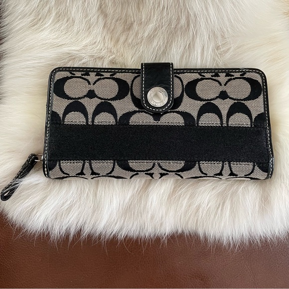 Coach Bifold Zip Wallet - Picture 1 of 8